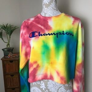 Cropped Tye Dye Champion Sweatshirt